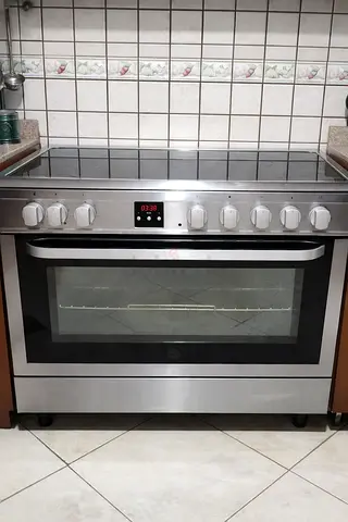 Hoover Stainless Steel 90cm Electric Ceramic Hob  Oven – Good Working Condition