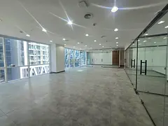 Vacant | Fitted | Corner office with 5 parking