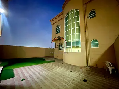 Duplex Villa With Private Entrance/ Front & Back Yard