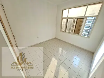 عرض الصيف!! شقة فاخرة بغرفة نوم واحدة وحمامين وخزانة ملابس وشرفة! مبنى عائلي بموقع مثالي!! فقط ٢٩٩٩٩