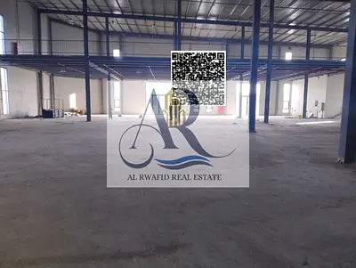 The warehouse located in Umm Al Quwain is 25,000 square feet, a very large area equivalent to approximately 2,320 square meters. This means it's not j