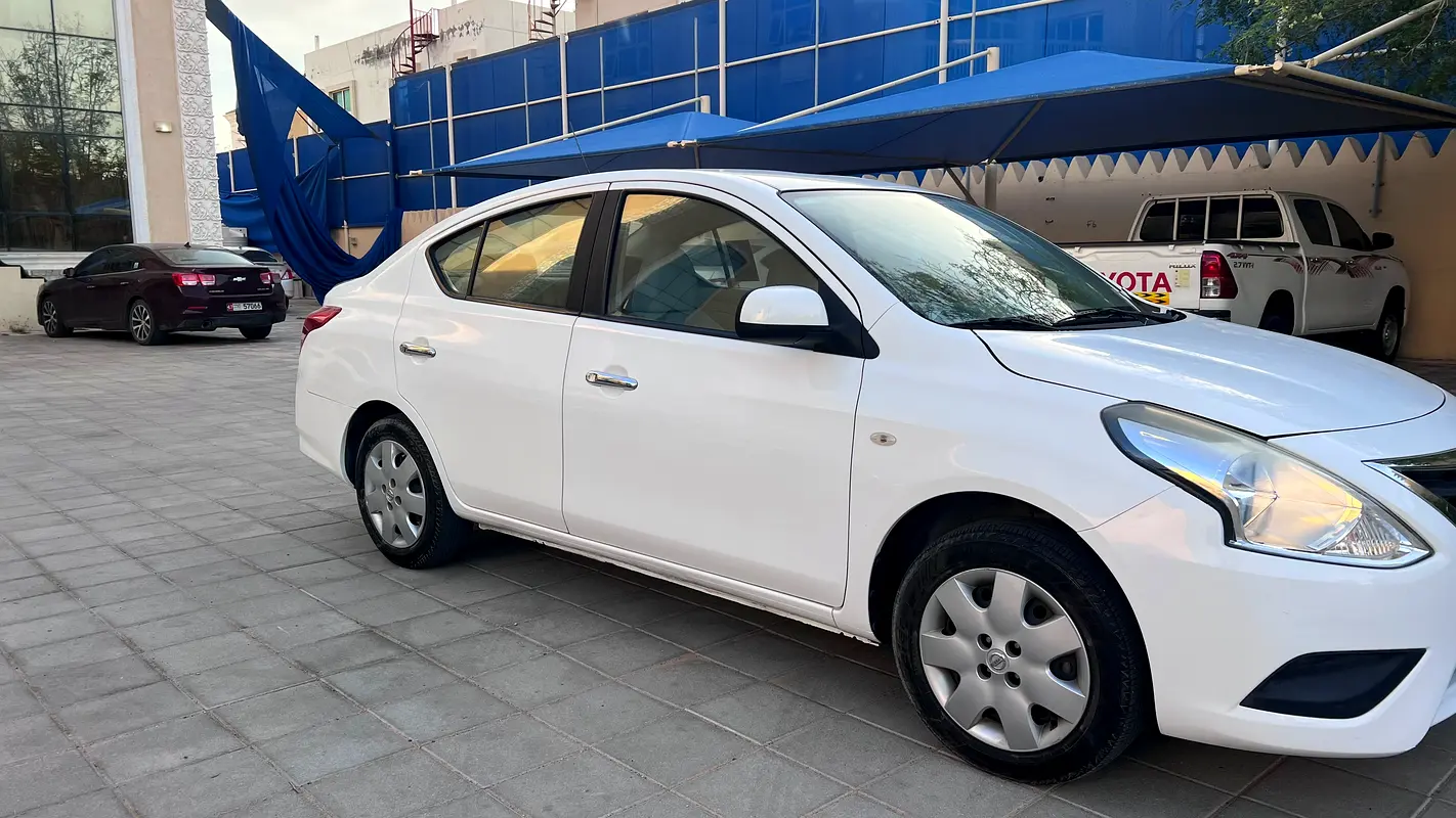 Nissan Sunny 2021 — photo 1 of 2