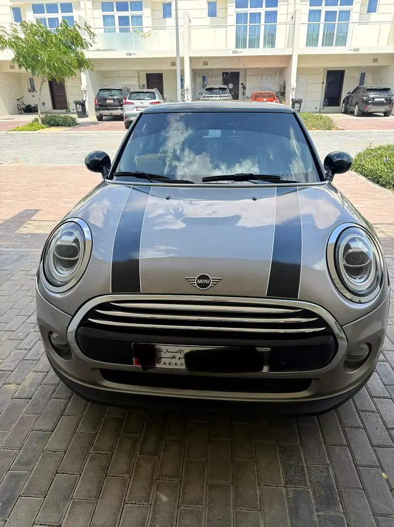 MINI Cooper 2019 — photo 1 of 8