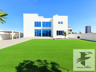 بيت مشرق | فيلا من 6 غرف نوم مع حديقة واسعة