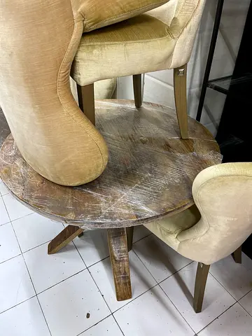 ROUND DINING TABLE FULL WOODEN