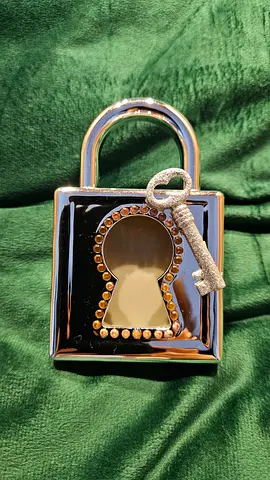 Bath and body works freshener holder