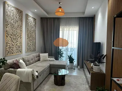 READY TO MOVE IN | UPGRADED | FURNISHED