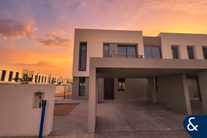 Corner Unit | Double Plot | Prime Location
