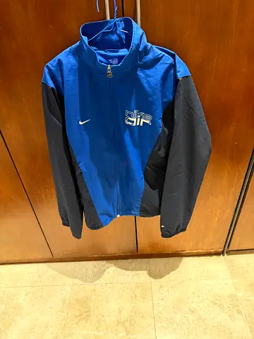 Nike wind breaker jacket