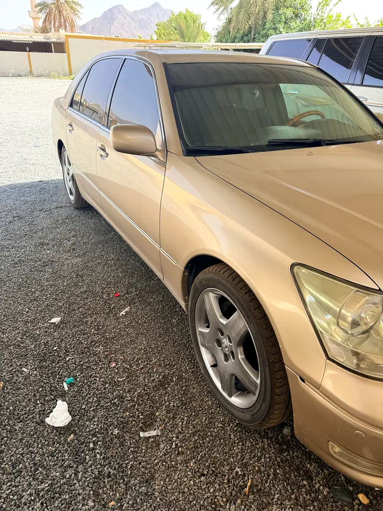 Lexus LS-Series 2006 — photo 1 of 6
