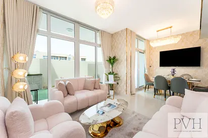 VILLA | FULLY FURNISHED | PRIVATE BACKYARD | TAXES INCLUDED