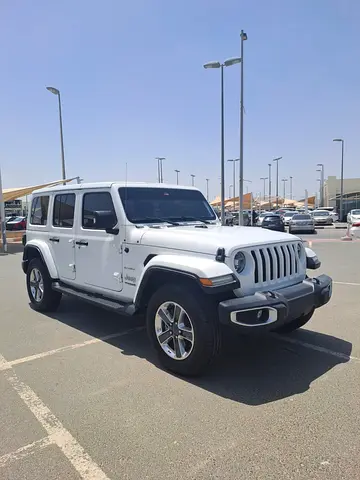 Jeep Wrangler Unlimited Sahara 2021 - GCC Specs - V6 Orginal Paint Full Option Excellent Condition