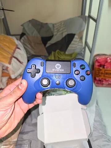 Blue Wireless Controller (EVOFOX BRAND) for PlayStation-style Gaming — Lightly Used