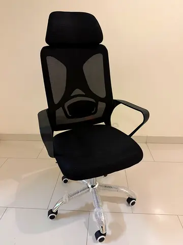 Office mesh chair with headrest