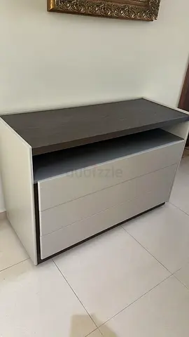 Italian MolteniC 5050 Chest of 3 Drawers dresser in Eucalyptus/Silice finish L128 D54 H85 cm