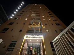 Spacious 2BR | Closed Kitchen | Skyline View