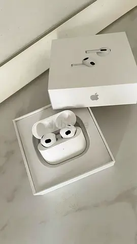 * sealed * AirPods 3