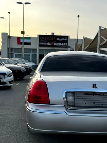 صورة مصغرة 9 لـ 2008 Lincoln TOWN CAR