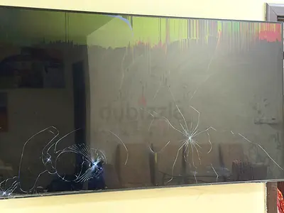 Samsung 75 inch - Screen damage