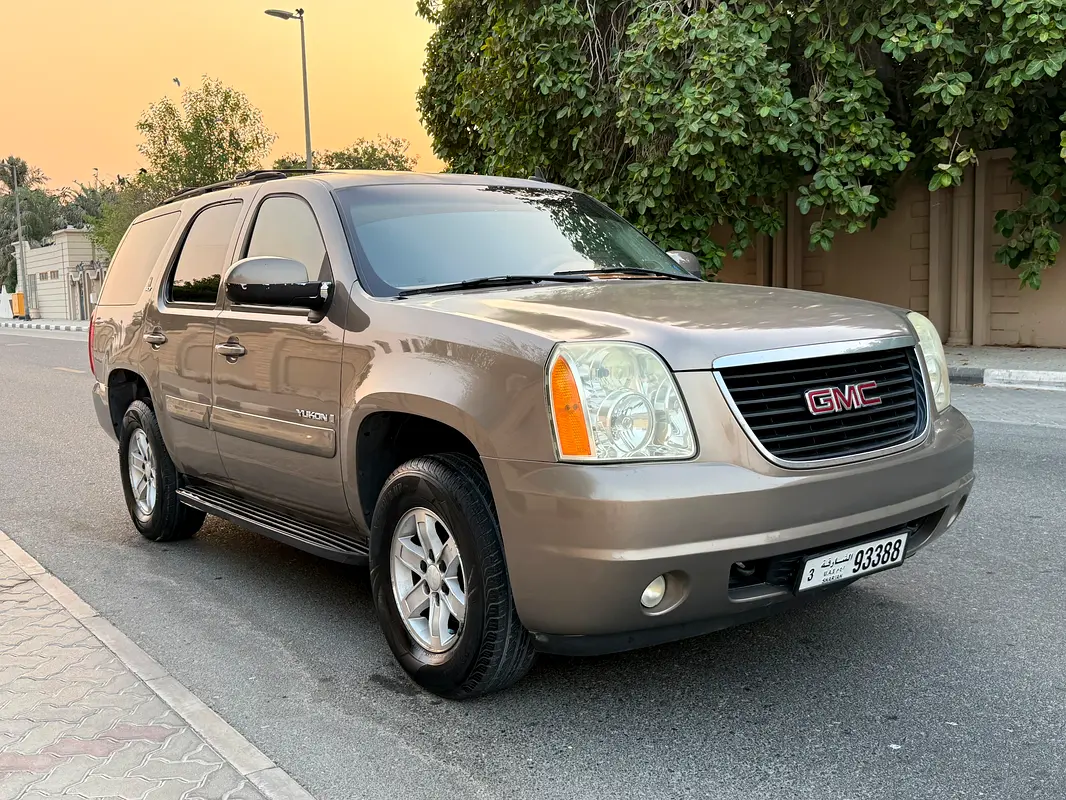 GMC Yukon 2007 — photo 1 of 11