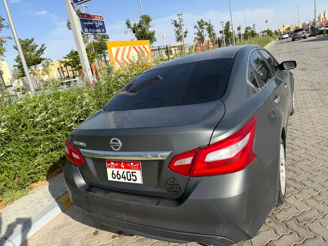 Nissan Altima 2016 — photo 1 of 9