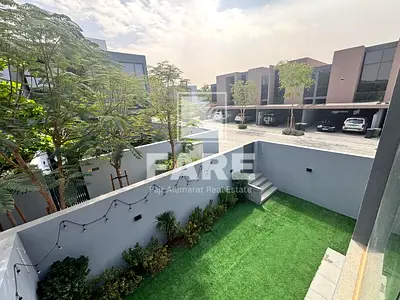 Three Bedroom Corner Villa - 1 Master Bed Room - Gated Community