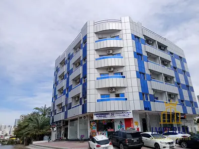 فرصة استثمارية ذهبية لامتلاك بناية سكنية تجارية تحقق دخل ثابت ومجزٍ، بموقع مميز وتصميم عملي مناسب