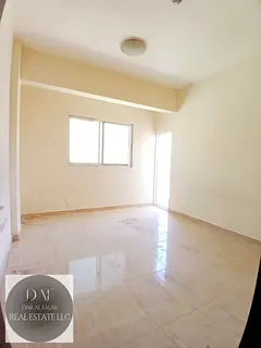 3 BEDROOM GOOD FOR FAMILY SHARING IN SATWA NEAR KARACHI DARBAR NEAR BUS STATIONS 10 MIN TO CITY WALK