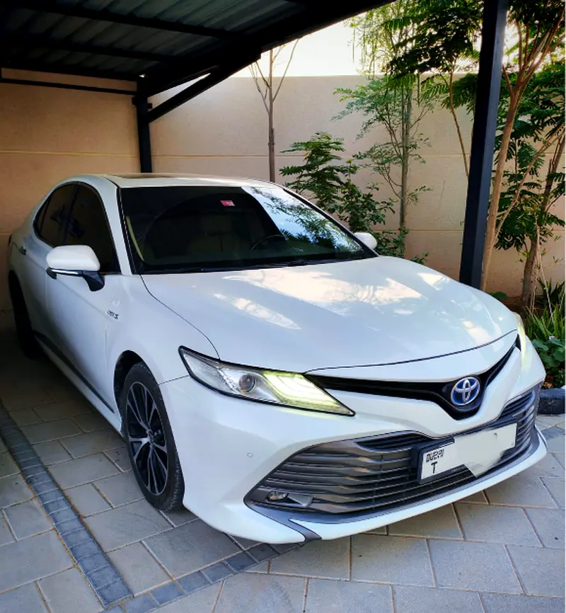 Toyota Camry 2020 — photo 1 of 10