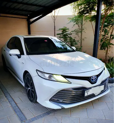 Toyota Camry Al Futtaim GCC hybrid limited 2020 - First owner
