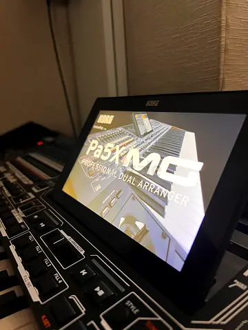 Korg Pa5X MG  Professional Arranger Keyboard Good Working Condition