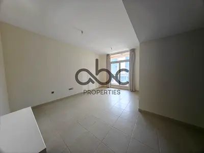 جاهز للسكن | معيشة فاخرة | طابق مرتفع | غرفتا نوم + شرفة