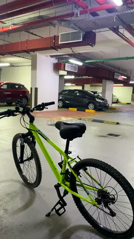 (NEGOTIABLE)Good condition green mountain bike - lightly used