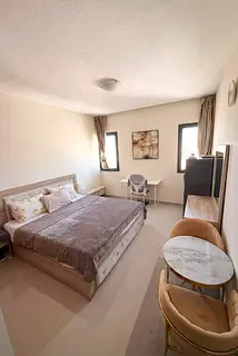 Executive Furnished Room for Rent (All-Inclusive) – 10 Min Walk to Max Metro and World Trade Center!