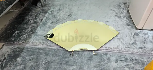 Vintage Wall Mirror with Decorative Wooden Frame (Used)