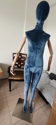 Full-body velvet display mannequin (female) with stand — blue