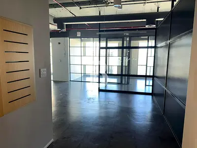 Grade A | Fitted | Ready to Move | 9 Parkings