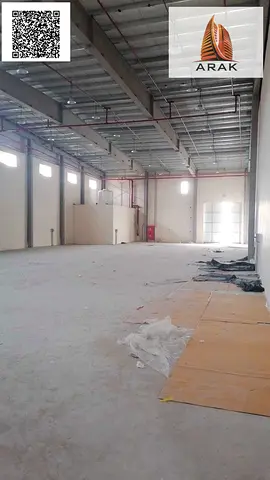 A great opportunity for companies and factory owners looking for a large warehouse with high power capacity in a strategic location. A warehouse is a