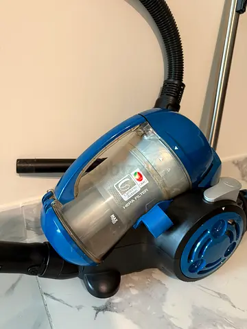 Black  Decker 2000W Vacuum Cleaner (like new)