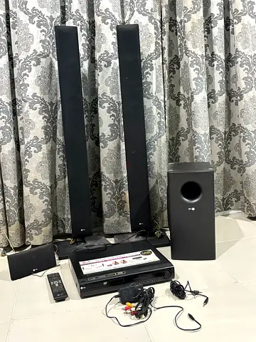 Complete Home theater Audio Sound System (Subwoofer + Soundbars + Speakers + Amp)