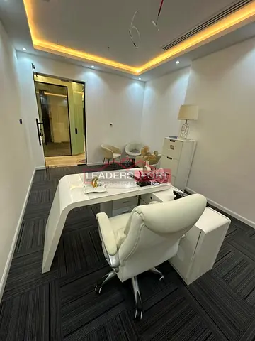OFFICE | 2 min walk to metro | valet Parking free