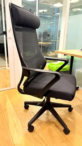 4 Ergonomic Office Chairs – Like New – DWTC – Real Bargain