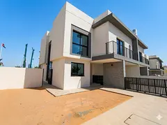 Single Row Duplex | 4BR+M+Study | Equipped Kitchen