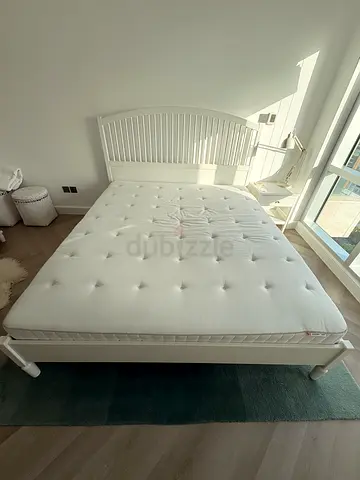 Bedroom Furniture Set – White – Good Condition