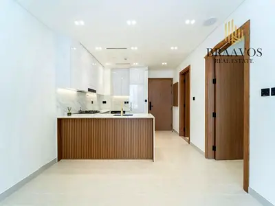 BRIGHT AND SPACIOUS | STYLISH | HIGH FLOOR | READY