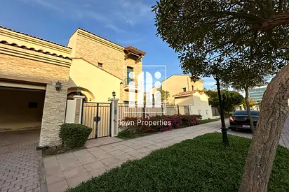 Exclusive Location | Elegant Villa 5MBR + Maid | Big Garden