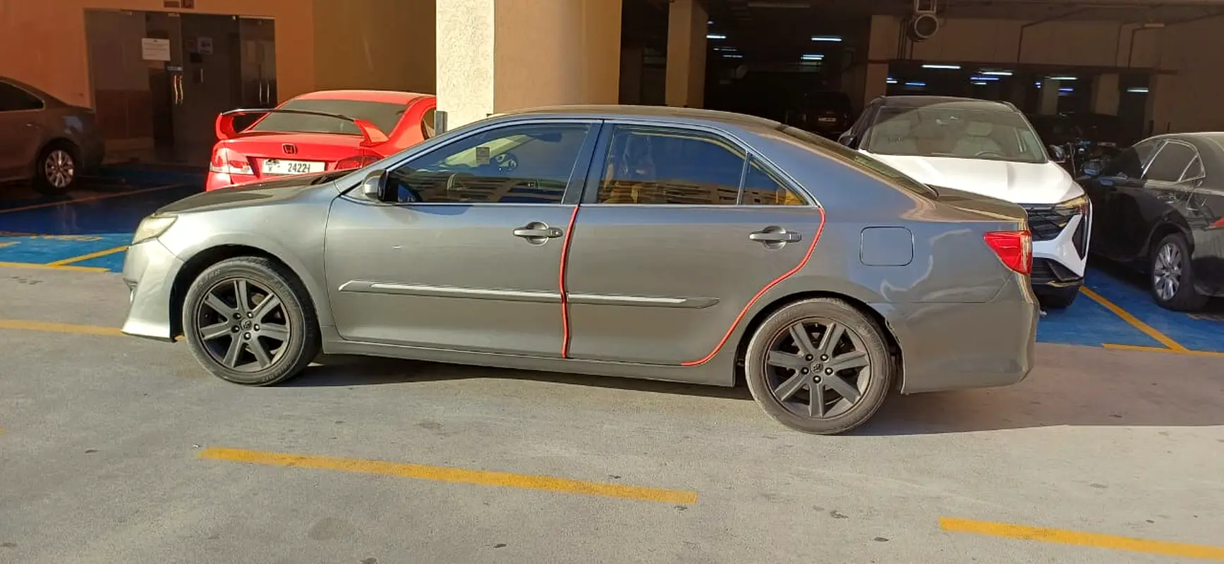 Toyota Camry 2013 — photo 1 of 4