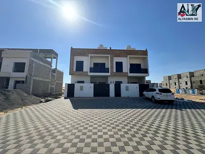 للبيع فيلا تاون هاوس فاخرة في الحليو 2 - تملك حر لجميع الجنسيات - شامل الكهرباء والماء والرسوم