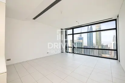 Vacant Apt with DIFC View Motivated Seller