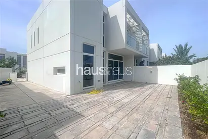 Huge Garden | End Unit | Single Row | Well-Kept